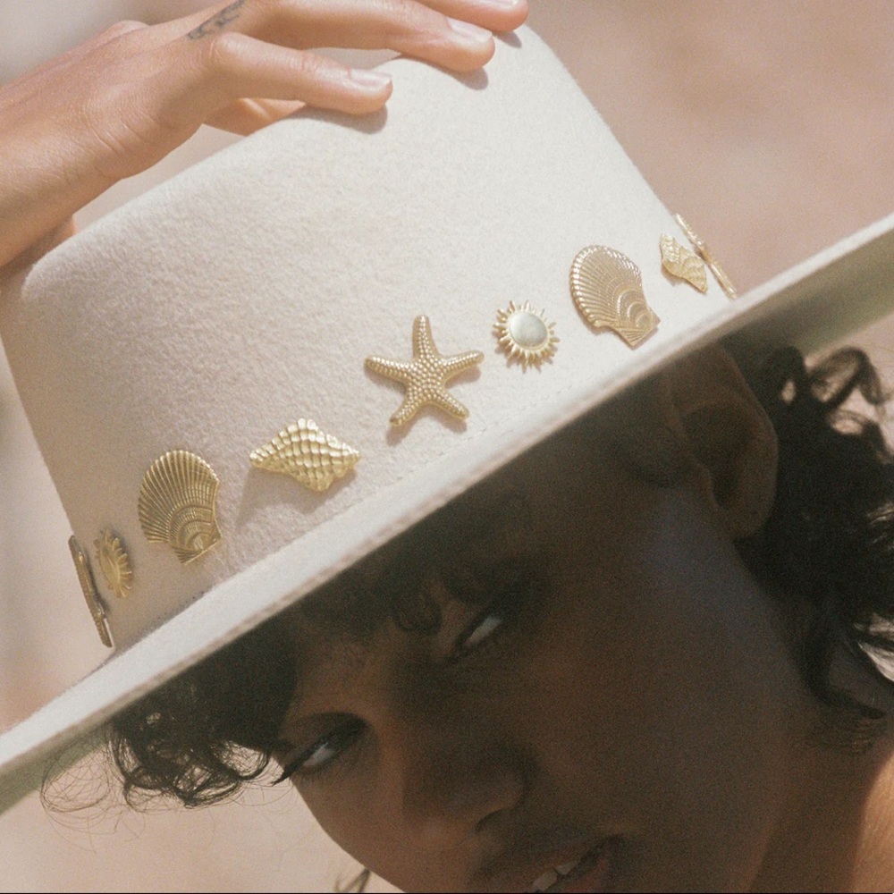 Lack Of Color White Hat with Gold Accents - Picture 3 of 5
